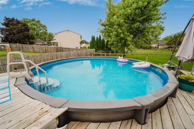 8563 Seabright Drive, Powell, OH 43065