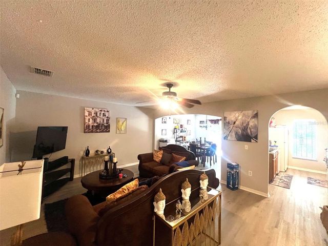 4617 ASHBURN SQUARE DRIVE, Tampa, FL 33610