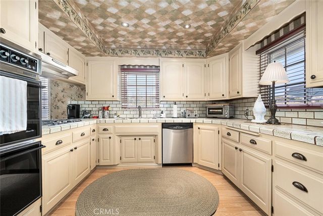 10253 Hopeland Avenue, Downey, CA 90241
