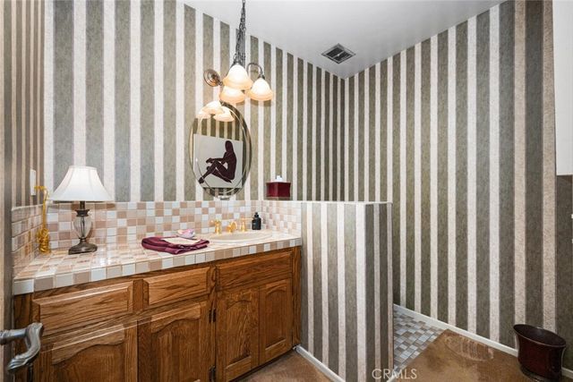 10253 Hopeland Avenue, Downey, CA 90241