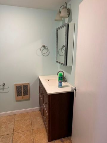 200 Budlong Road, Cranston, RI 02920