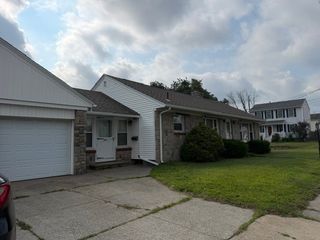 200 Budlong Road, Cranston, RI 02920