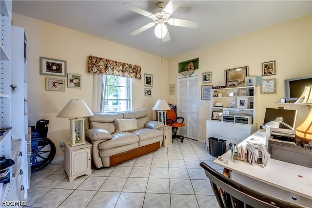 2105 SW 53rd TER, Cape Coral, FL 33914
