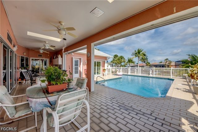 2105 SW 53rd TER, Cape Coral, FL 33914