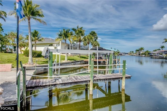 2105 SW 53rd TER, Cape Coral, FL 33914