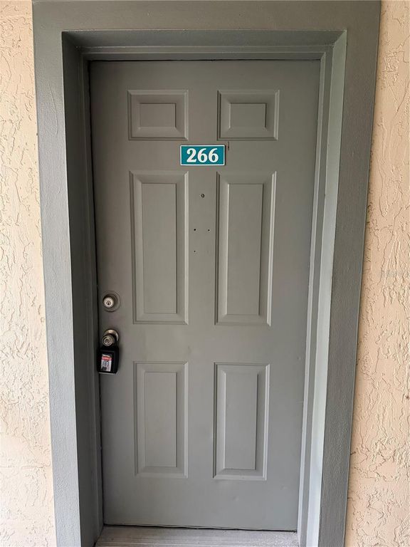 2075 ISLE ROYALE COURT SE 266, Winter Haven, FL 33880