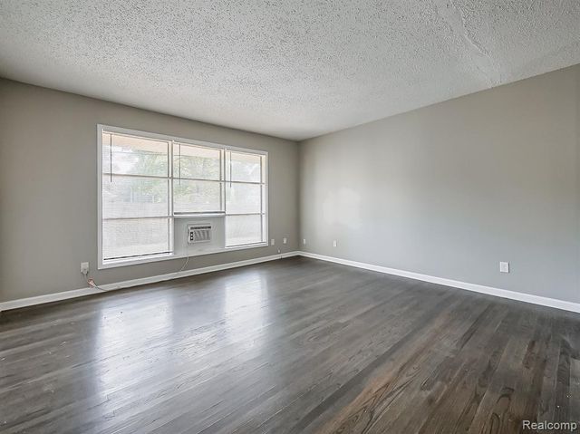 21520 Concord Court, Southfield, MI 48076