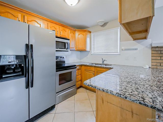 21520 Concord Court, Southfield, MI 48076