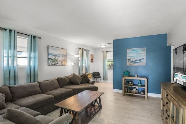 5606 Hobart Avenue, West Palm Beach, FL 33405