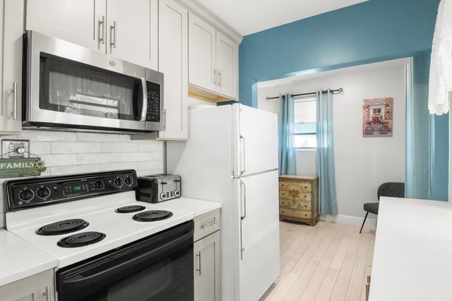 5606 Hobart Avenue, West Palm Beach, FL 33405