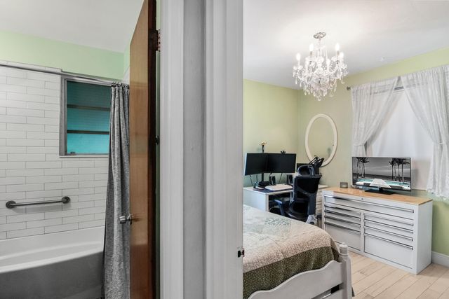 5606 Hobart Avenue, West Palm Beach, FL 33405