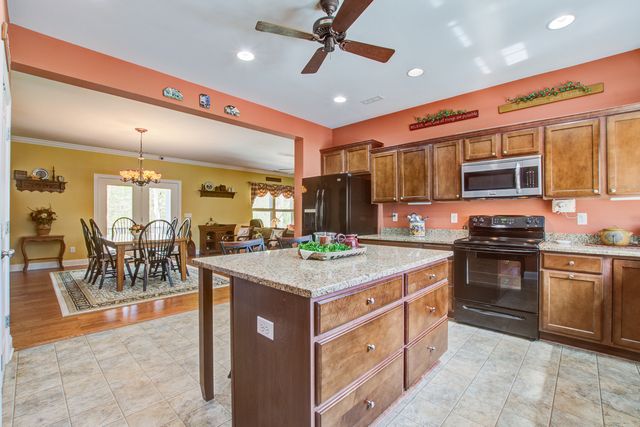 184 Columns Road, Summerville, SC 29483