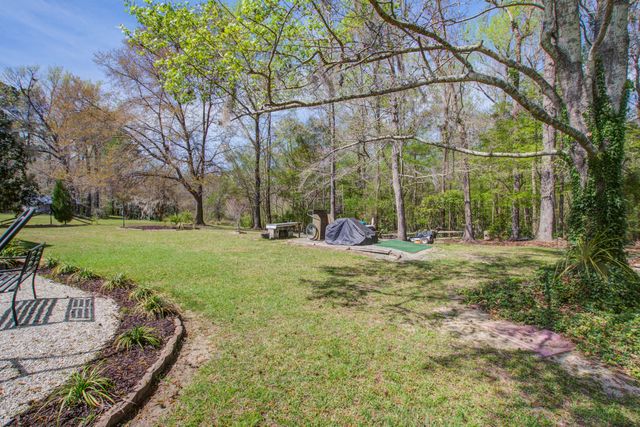184 Columns Road, Summerville, SC 29483