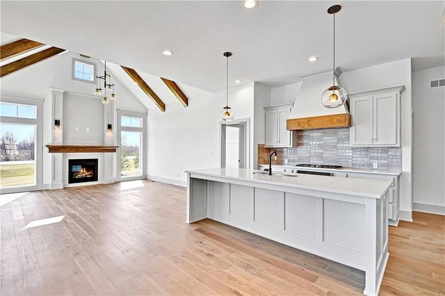 13431 W 174th Terrace, Overland Park, KS 66221