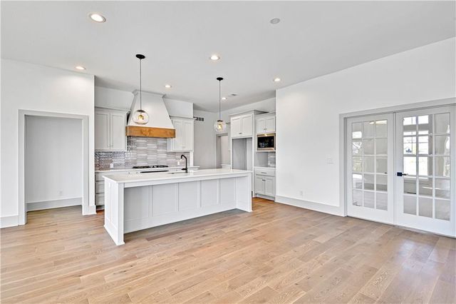 13431 W 174th Terrace, Overland Park, KS 66221