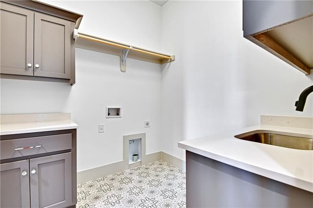 13431 W 174th Terrace, Overland Park, KS 66221