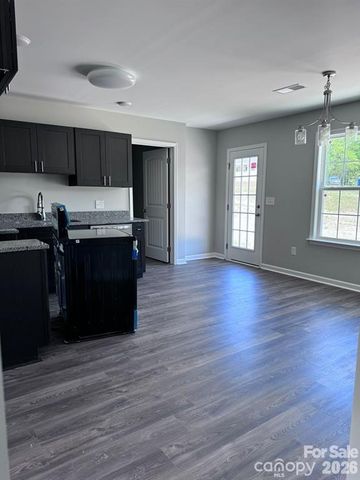 1201 Elizabeth Street W, Pageland, SC 29728