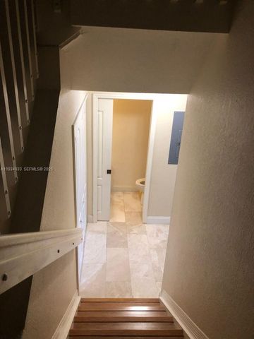 8826 W Flagler St 204, Miami, FL 33174