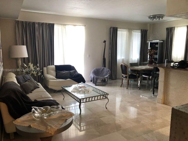 8826 W Flagler St 204, Miami, FL 33174