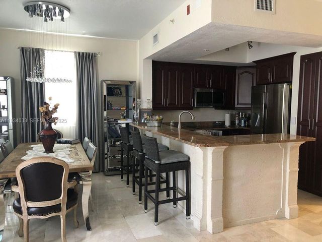 8826 W Flagler St 204, Miami, FL 33174