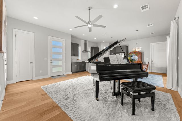 1116 Stobaugh ST A, Austin, TX 78757