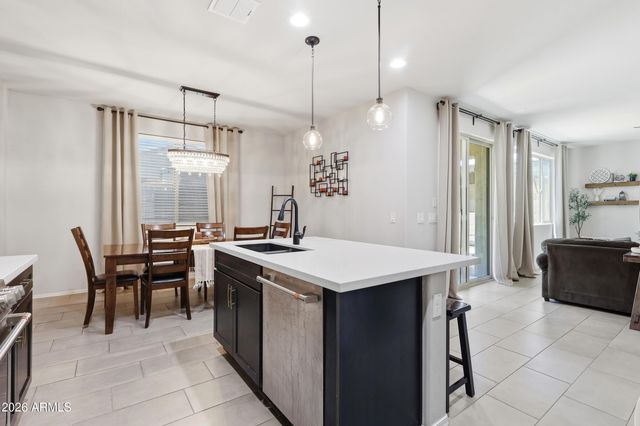 4383 W HORSENETTLE Drive, San Tan Valley, AZ 85144