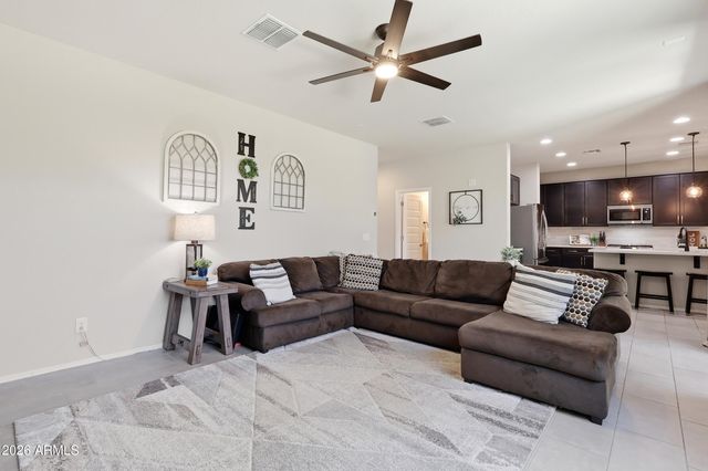 4383 W HORSENETTLE Drive, San Tan Valley, AZ 85144