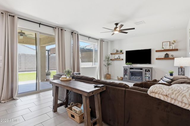 4383 W HORSENETTLE Drive, San Tan Valley, AZ 85144