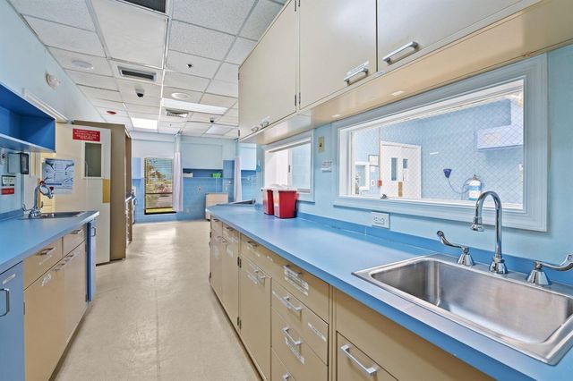 1501 Presidential Way 9, West Palm Beach, FL 33401