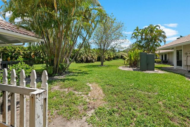 1501 Presidential Way 9, West Palm Beach, FL 33401