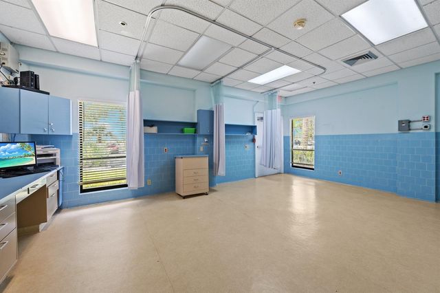 1501 Presidential Way 9, West Palm Beach, FL 33401