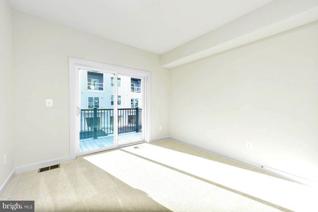 43740 TRANSIT SQ, Ashburn, VA 20147