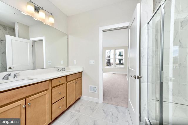 43740 TRANSIT SQ, Ashburn, VA 20147