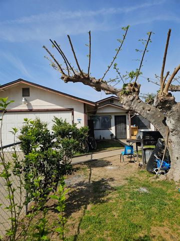 259 E Evening Glow Circle, Reedley, CA 93654