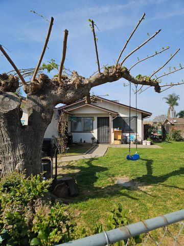 259 E Evening Glow Circle, Reedley, CA 93654