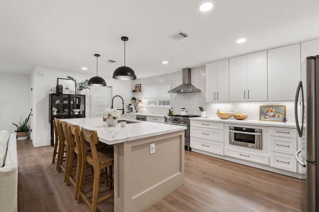 9206 Kapri Lane, Houston, TX 77025