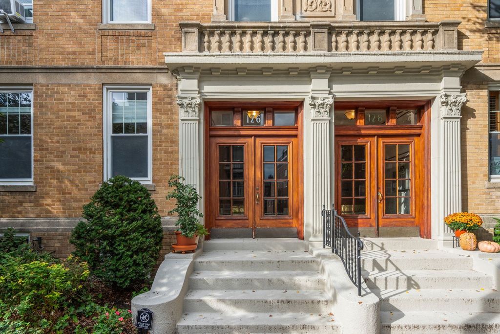 126 Sewall St A, Brookline, MA 02446
