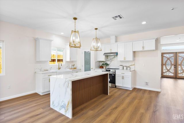 4906 Redbank Road, Bakersfield, CA 93307