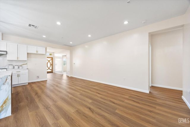 4906 Redbank Road, Bakersfield, CA 93307