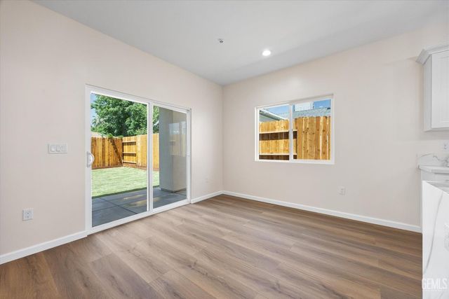 4906 Redbank Road, Bakersfield, CA 93307
