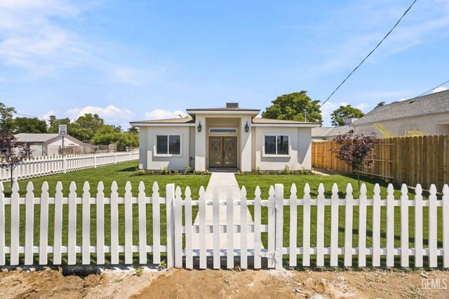 4906 Redbank Road, Bakersfield, CA 93307