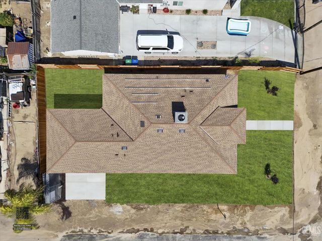 4906 Redbank Road, Bakersfield, CA 93307