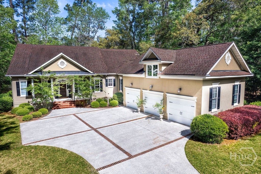 Image 1 of property listing at 4 Perriwinkle Lane, Savannah, GA 31411