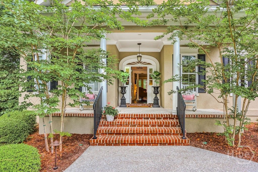 Image 4 of property listing at 4 Perriwinkle Lane, Savannah, GA 31411