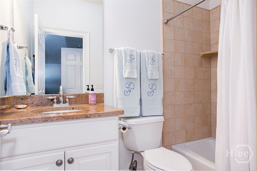 Image 40 of property listing at 4 Perriwinkle Lane, Savannah, GA 31411