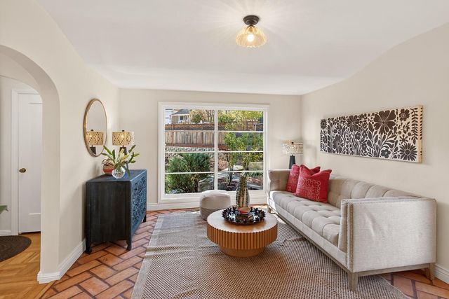 379 Alameda De Las Pulgas, Redwood City, CA 94062