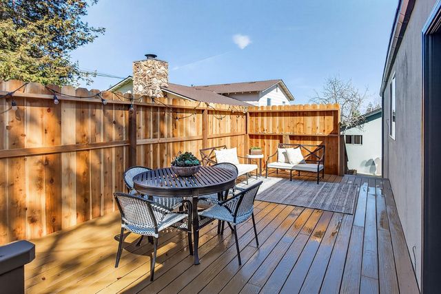 379 Alameda De Las Pulgas, Redwood City, CA 94062