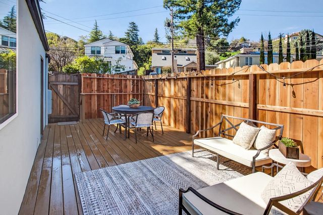 379 Alameda De Las Pulgas, Redwood City, CA 94062