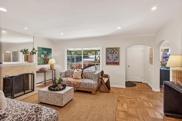 379 Alameda De Las Pulgas, Redwood City, CA 94062