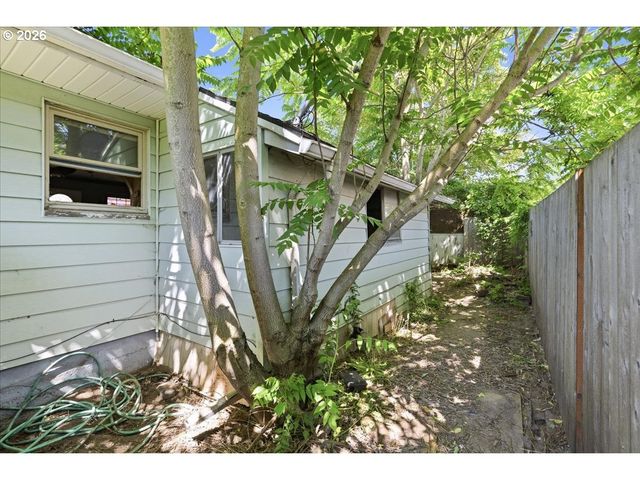 8506 Ne PRESCOTT St, Portland, OR 97220